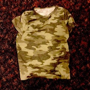 Camouflage Mudd t-shirt Size: 10/12
